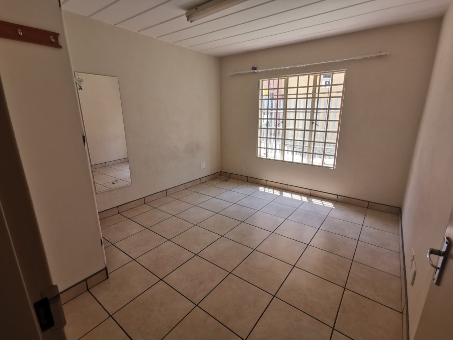 2 Bedroom Property for Sale in Kannoniers Park North West